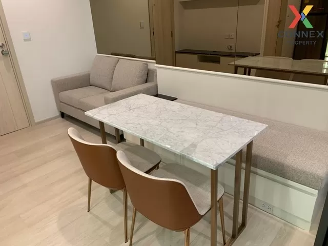 FOR RENT condo , Life One Wireless , high floor , BTS-Phloen Chit